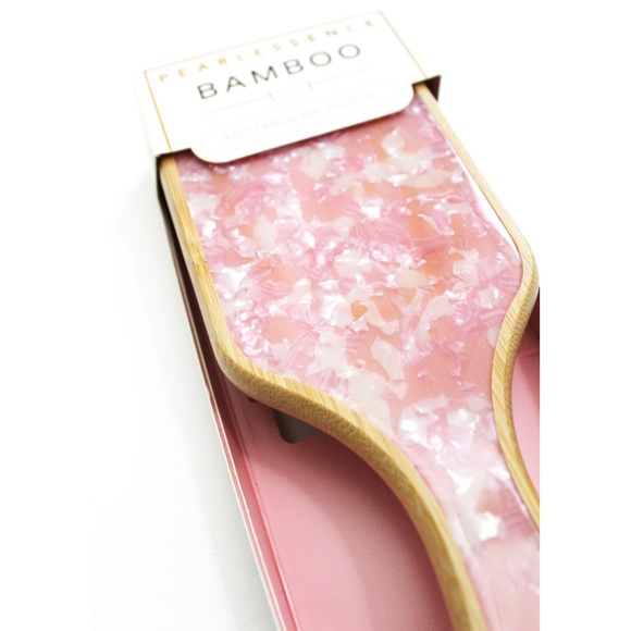 NWT Pearlessence mother of pearl bamboo paddle brush - Picture 3 of 3